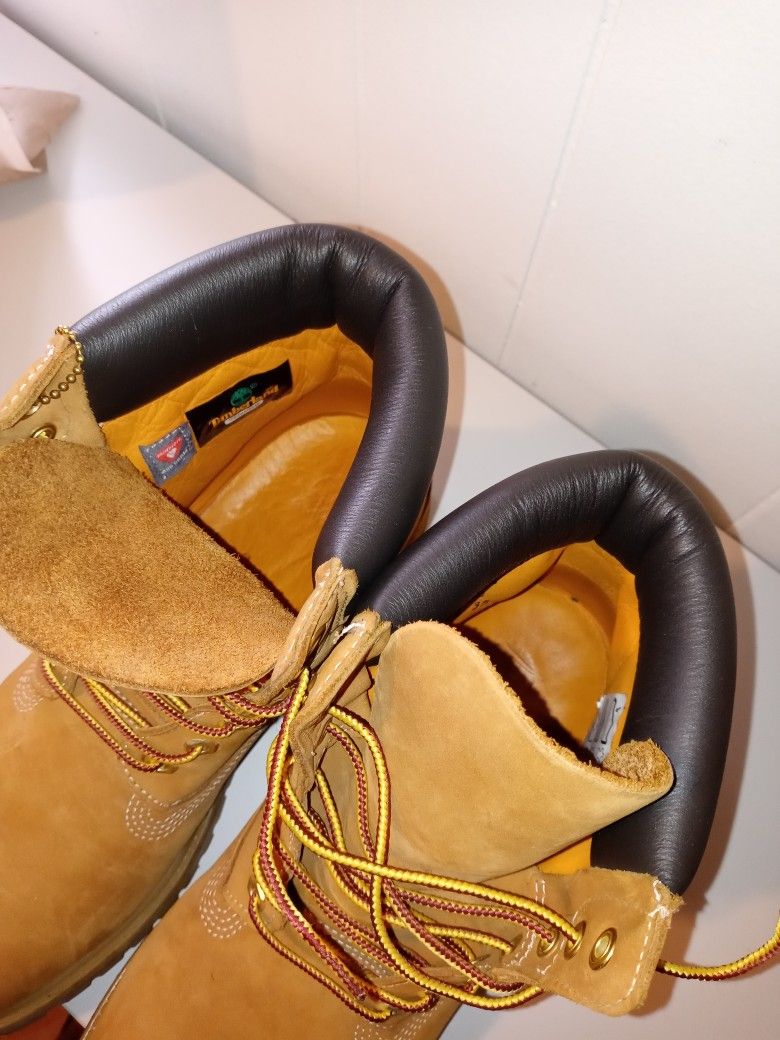 Timberland Waterproof Boots. Men size 10. Good Condition
