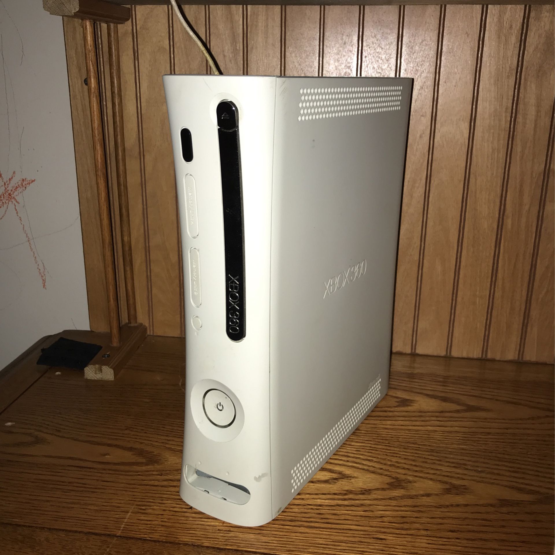 Xbox 360 (RROD) For Parts Or Repair for Sale in Parma Heights 