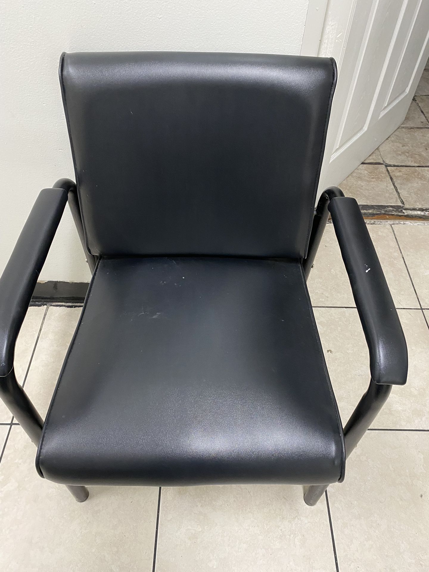 Shampoo chair