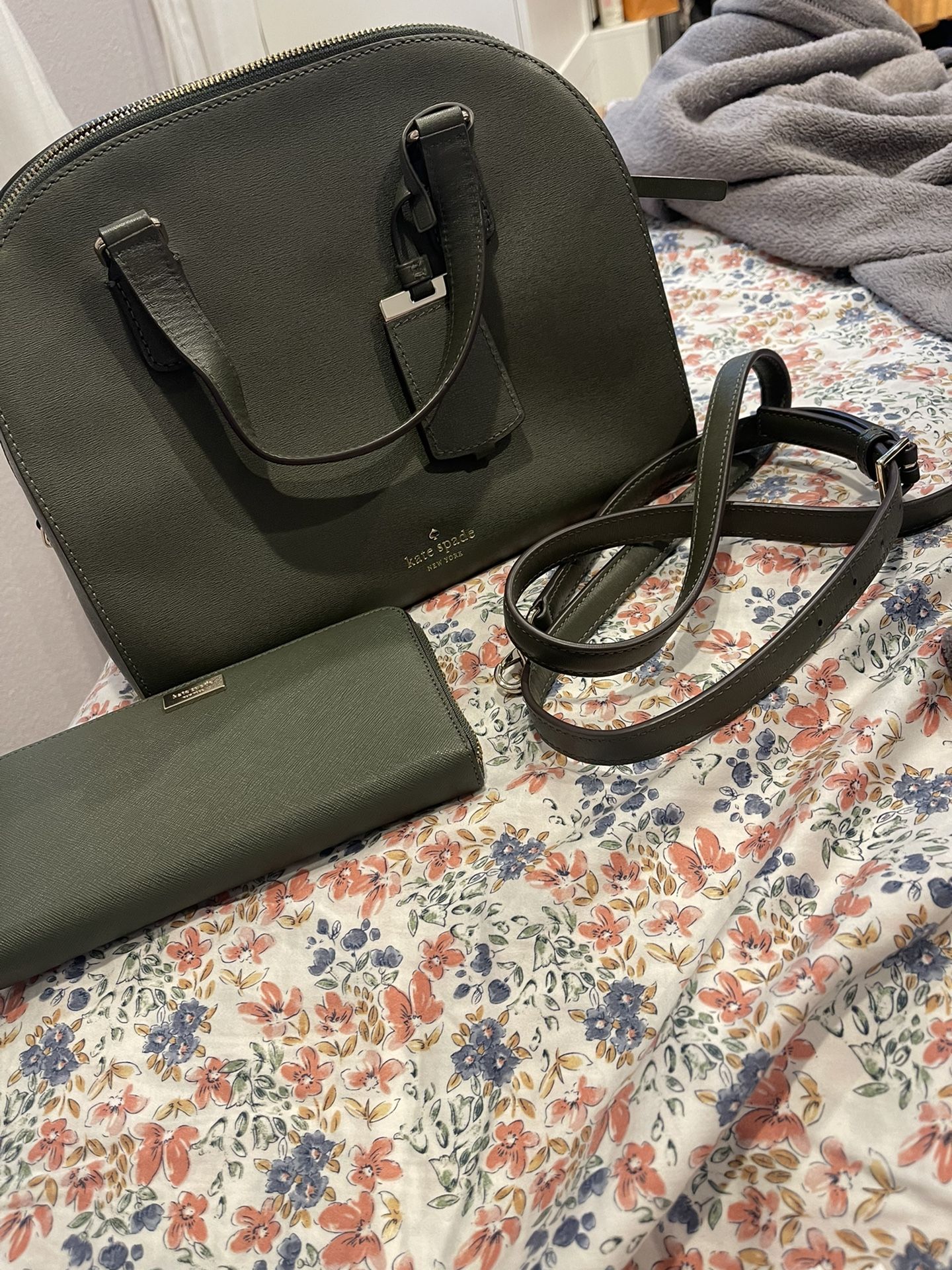 Green Kate Spade ♠️ Purse & Wallet