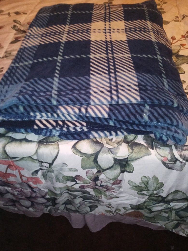 Awesome Looking Blue Plaid Blanket/Throw ( Will Fit Queen- King Size Bed