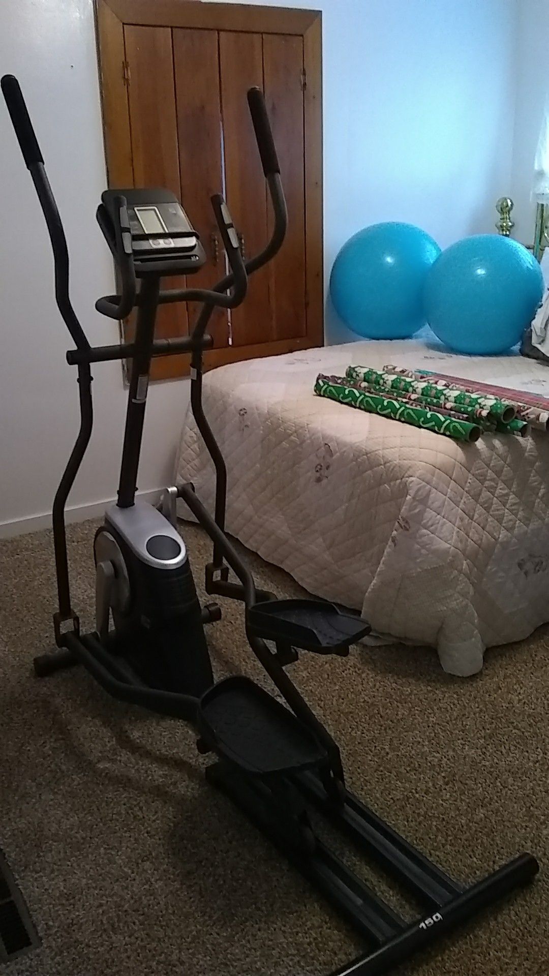 Pro form elliptical exercise machine