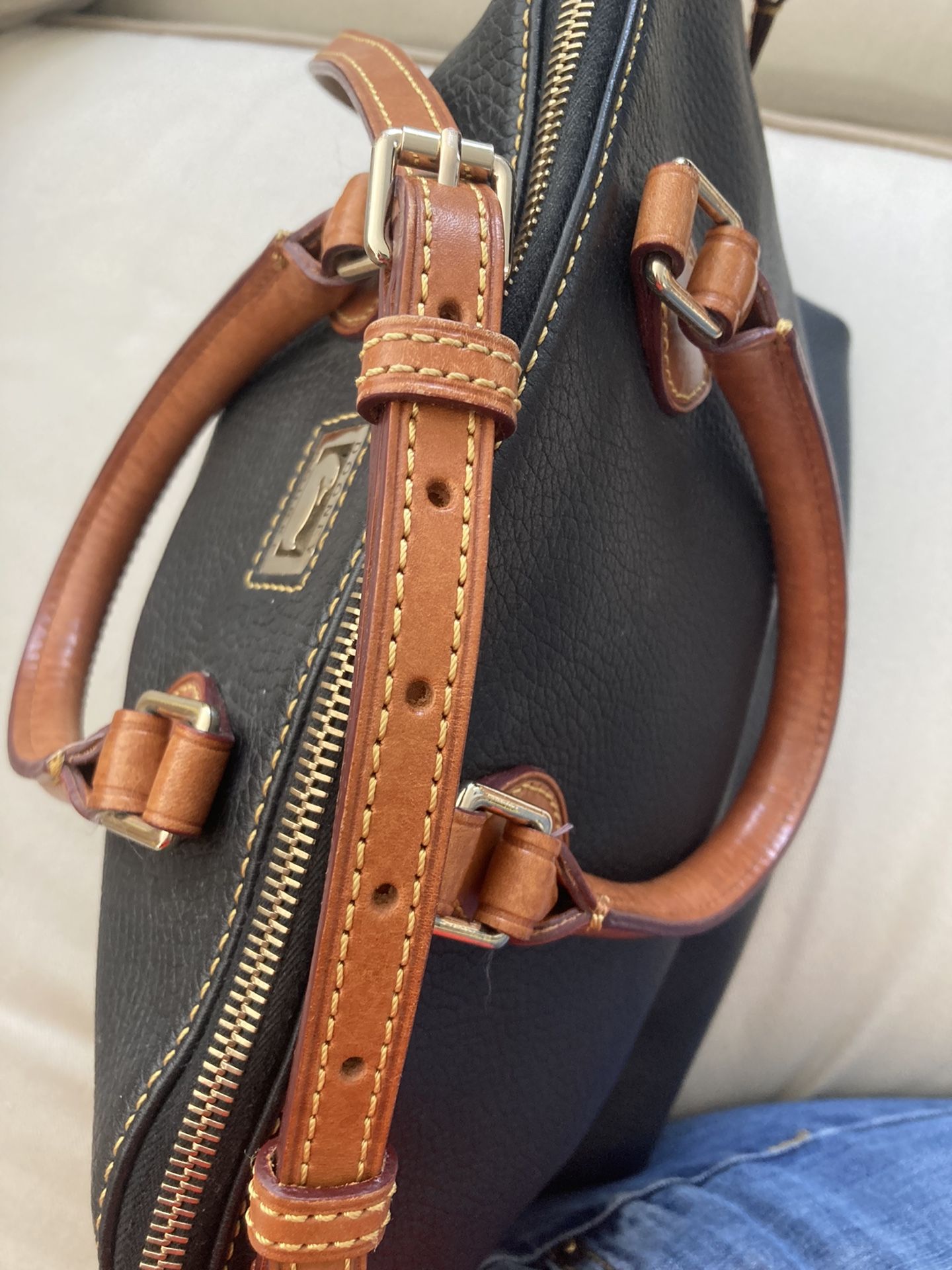 Dooney & Bourke Hand / Cross-body Bag