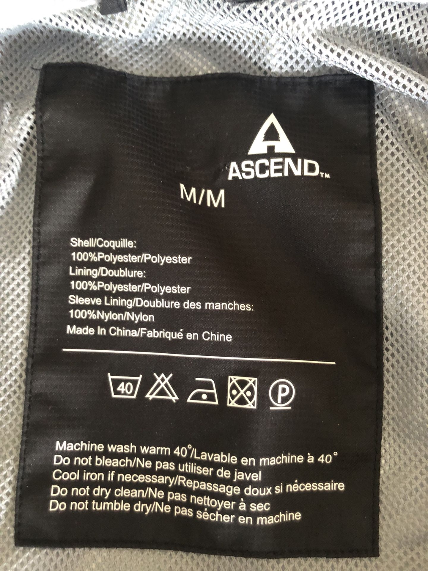 Ascend Waterproof Jacket Men's Meduim Like New!!