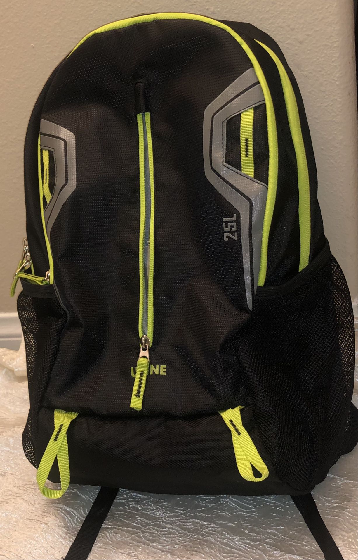 Uline 25L Backpack /daypack 