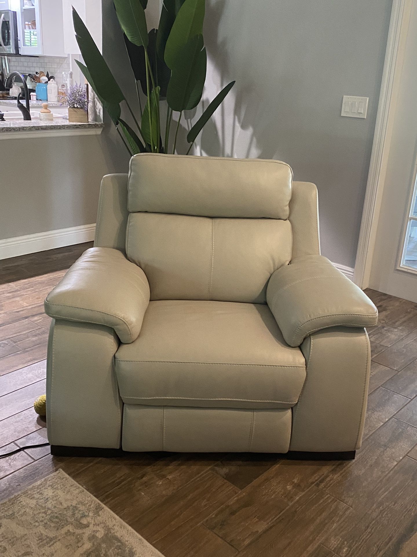 Like New Leather Recliner