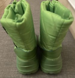 Like New Marvel Hulk Rain Boots Size 1  Thumbnail