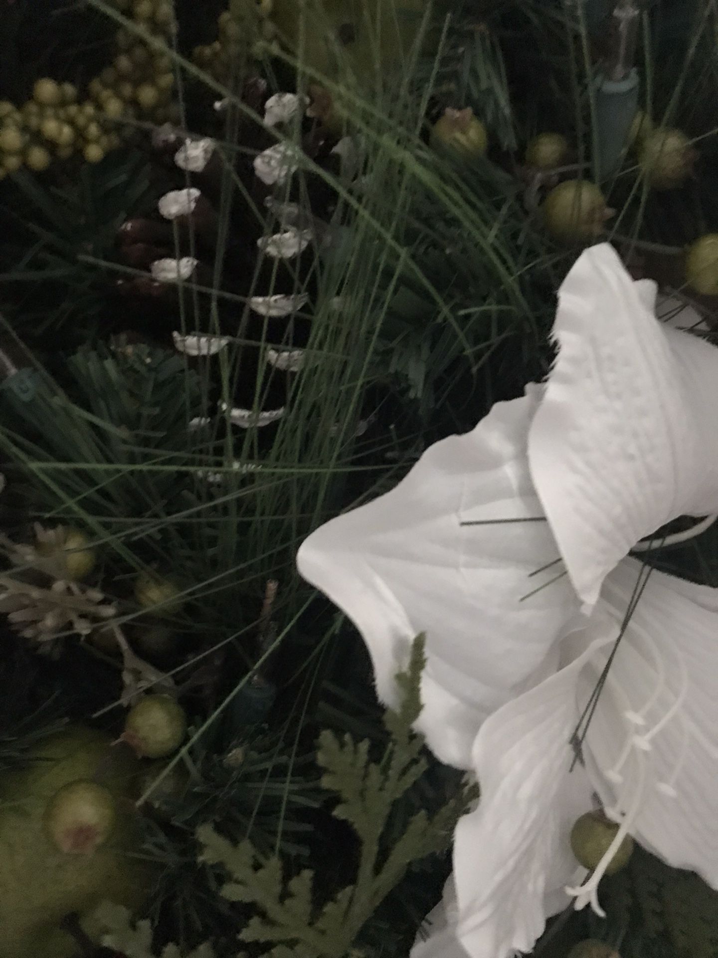 BethlehemLights Pre-lit 6' White Amaryllis Deluxe Christmas GreenGarland QVC NIB