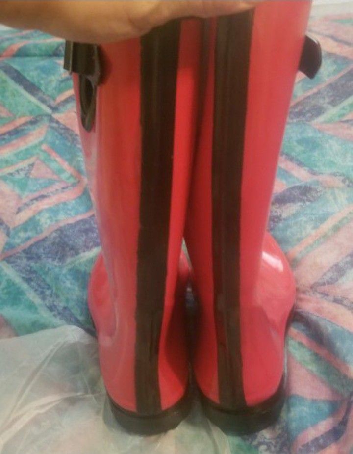 Brand New Women's Red Rain Snow Boots Size 8