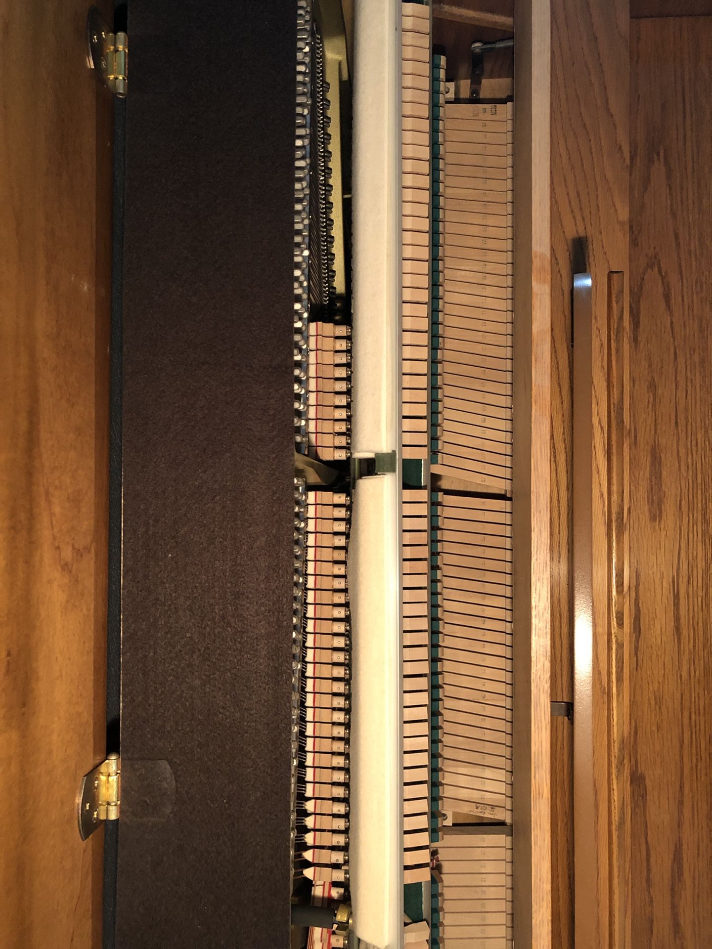 Yamaha M450 upright piano
