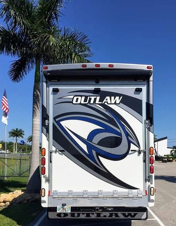 2016 Thor Outlaw Toy Hauler/Rv