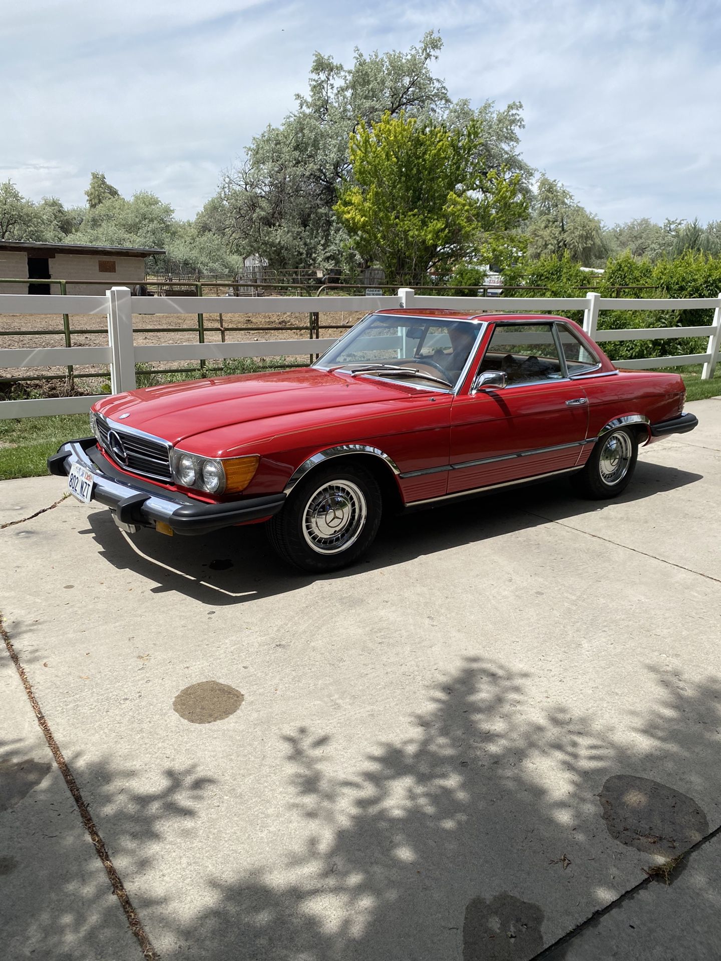 1974 450 SL  Mercedes’ Roadster Coup Classic Collector Car      Mercedes Red    Palomino Interior 