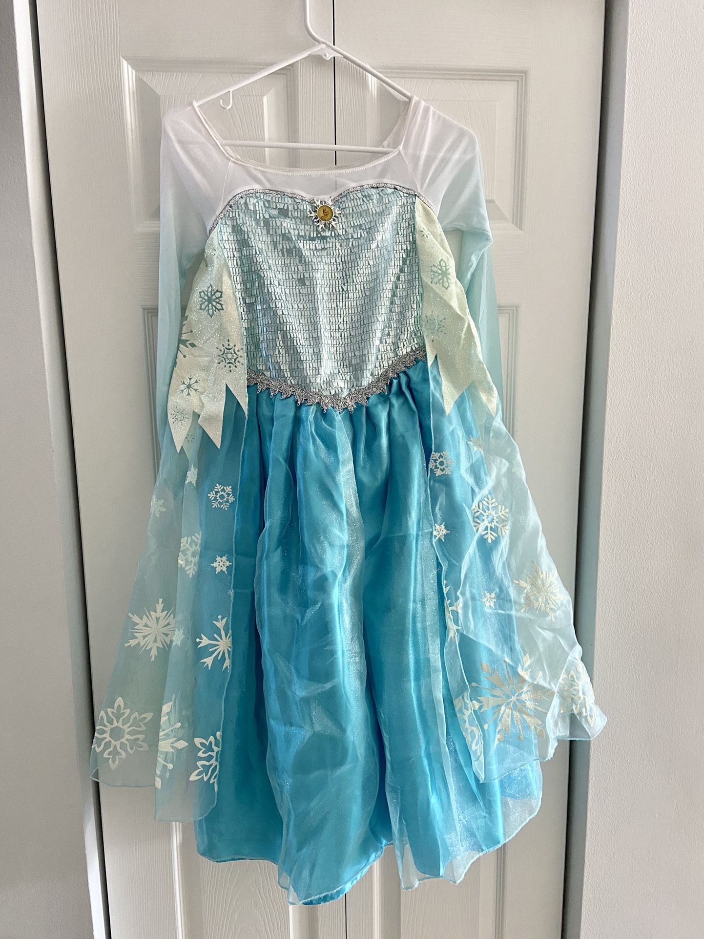 Elsa - Frozen Costume Dress & Crown ( Disney Store) Kid Size 9/10