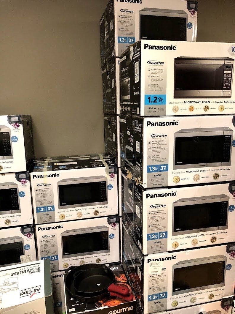 Countertop Microwave Oven Panasonic 1.3 Inverter NN SC668S for Sale in