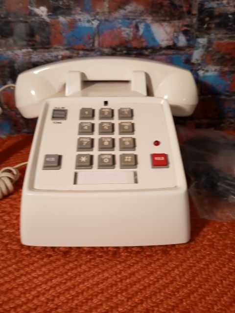 Vintage 1980s Radio Shack Old School Push Button Telephone With Phone Cable