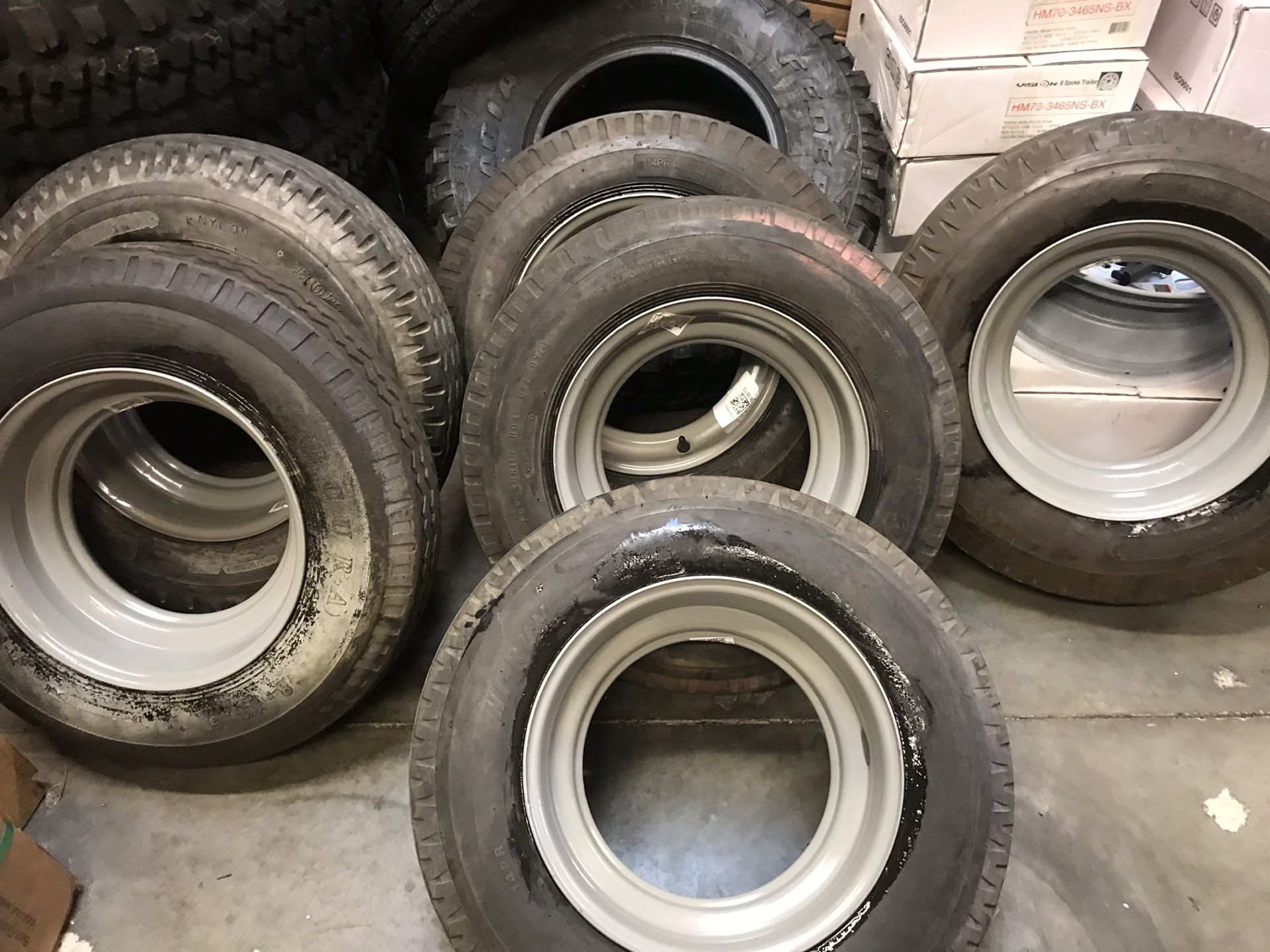 1x used mobile home tire 814.5 with rim 65 no bargain price firm for