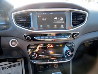 2019 Hyundai Ioniq Hybrid Thumbnail