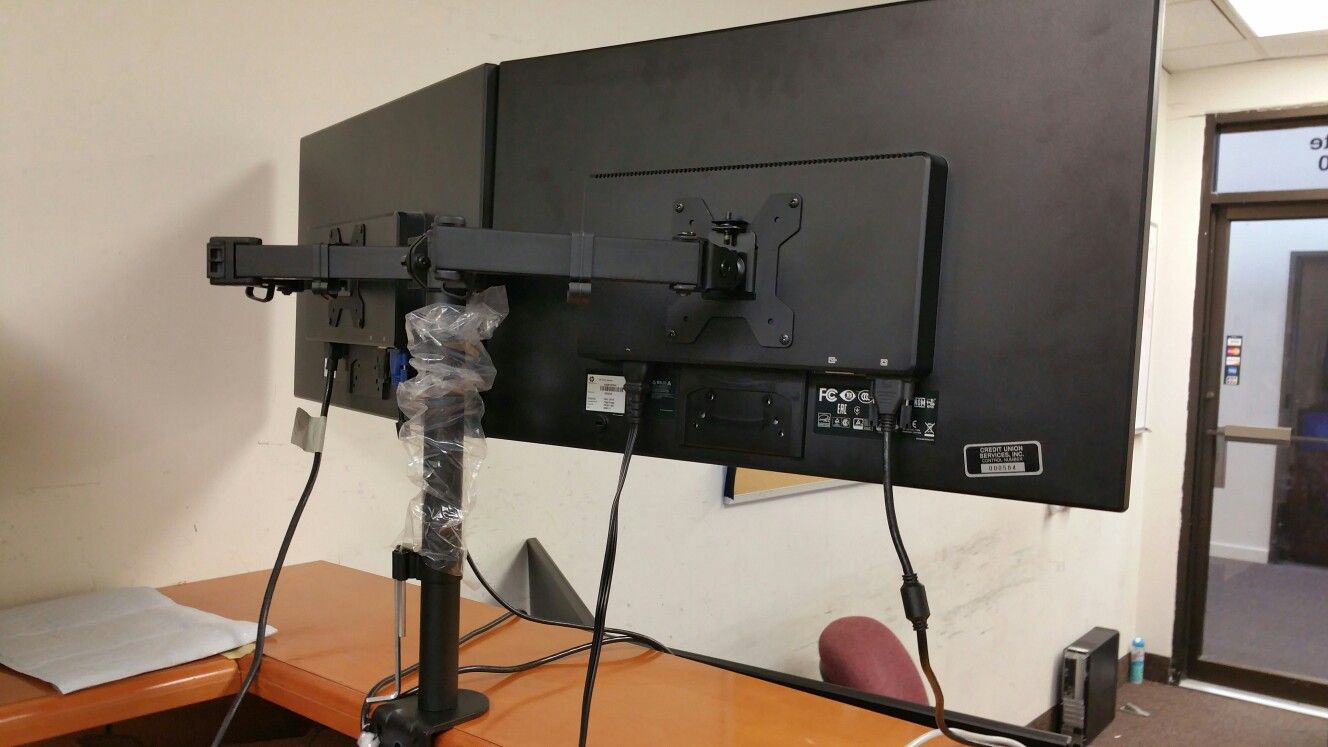【Price Super Firm】Two HP 24"LED monitors on one Dual-armed stand, with cables: VGA, DVI, HDMI ports