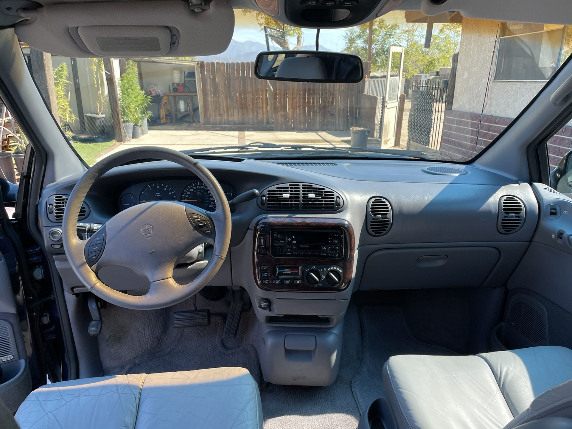 1996 Chrysler Town & Country