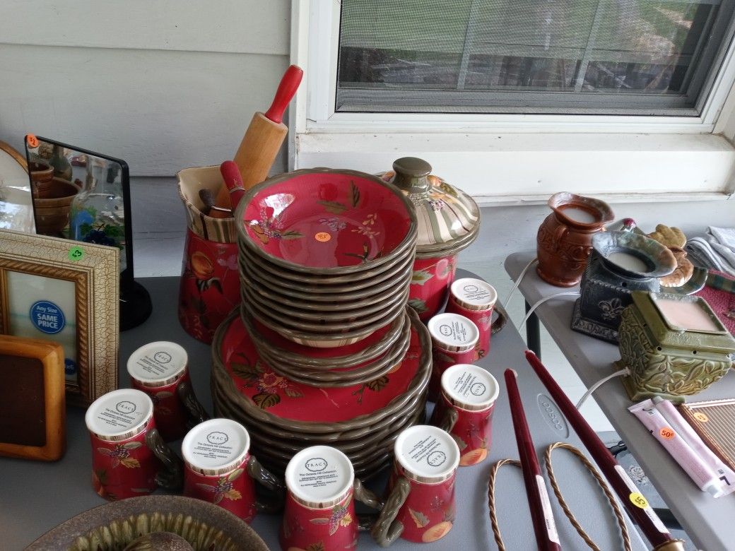 Garage Sale Apr 16th-17th 8-3