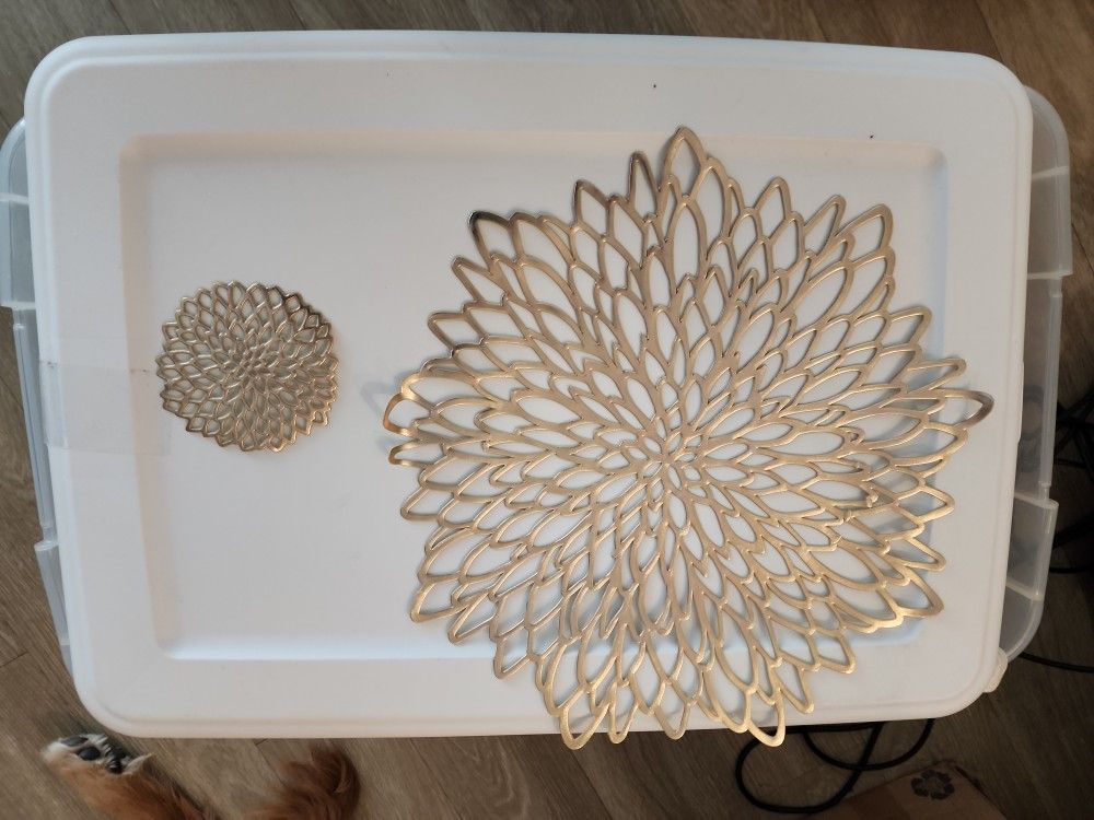 Wedding/Party Place Setting Mats & Pop Out Streamers $100 OBO