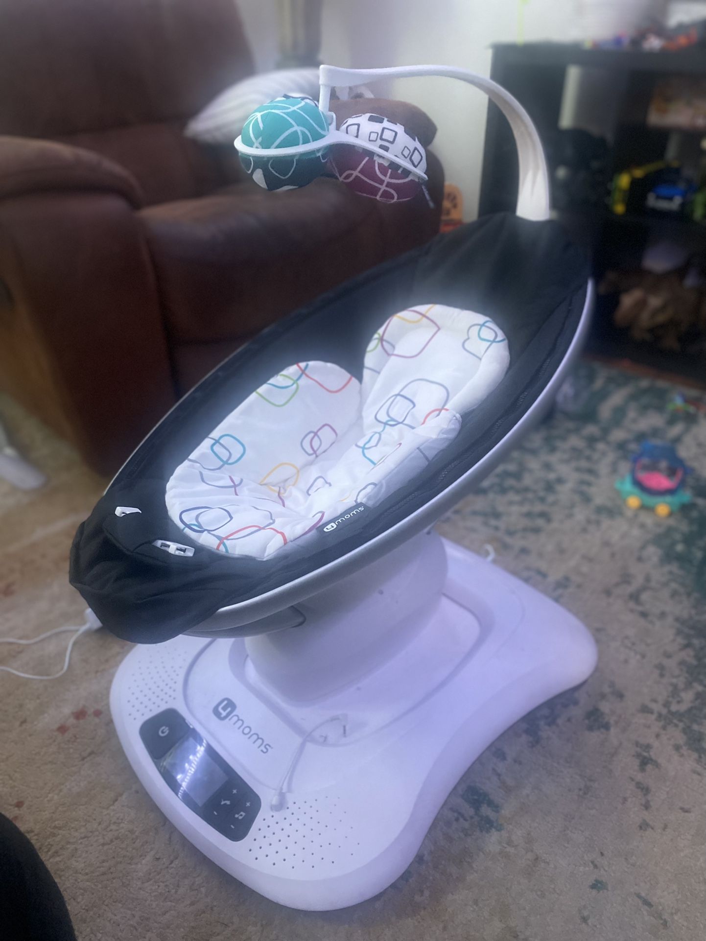4Moms MamaRoo 4 5 unique Motions (baby Swing)