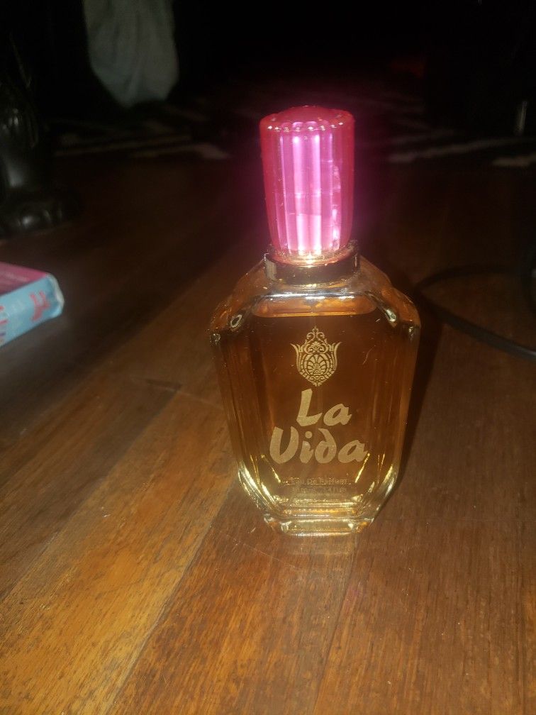 La Vida Perfume