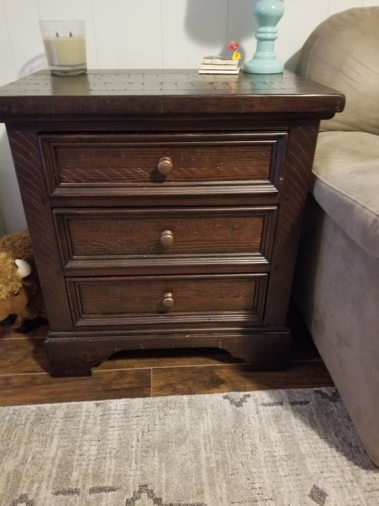 Aspen Homes King Size Furniture Set