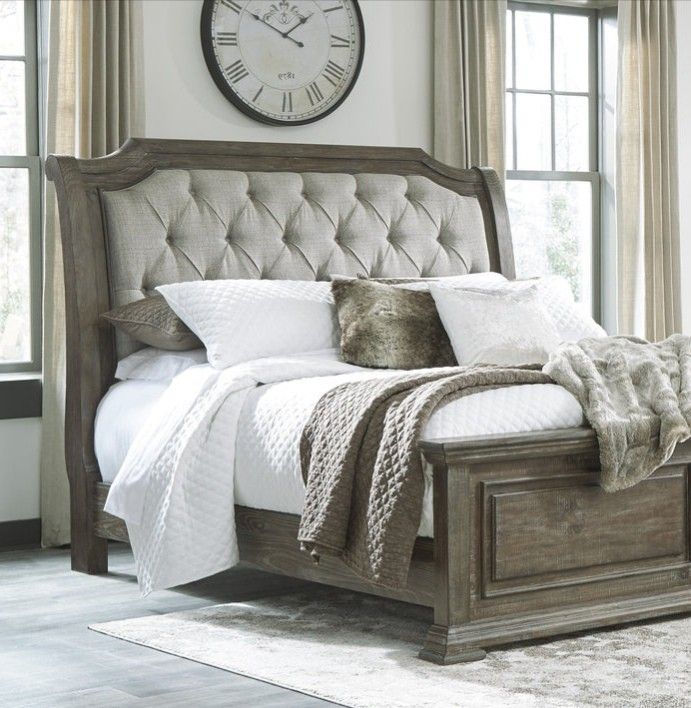 🚚SAME DAY DELİVERY Wyndahl Rustic Brown Upholstered Panel Bedroom Set
by Ashley Furniture