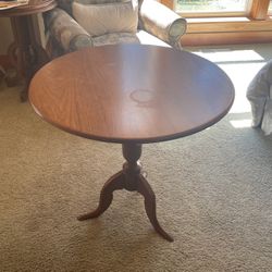 Handcrafted Antique Round Table Thumbnail