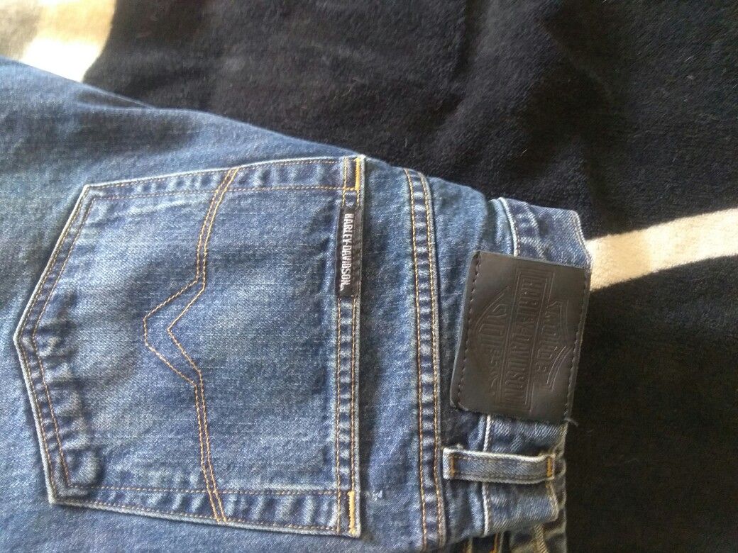 2pair Rustler Wrangler slim straight leg,