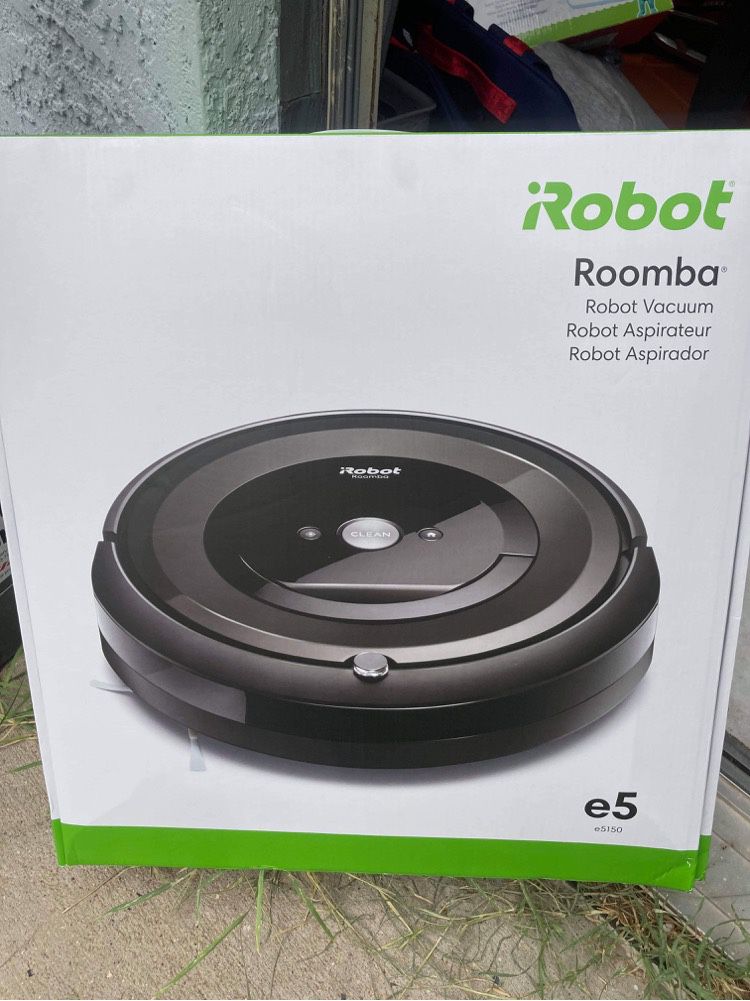 Roomba E5 In Box New 