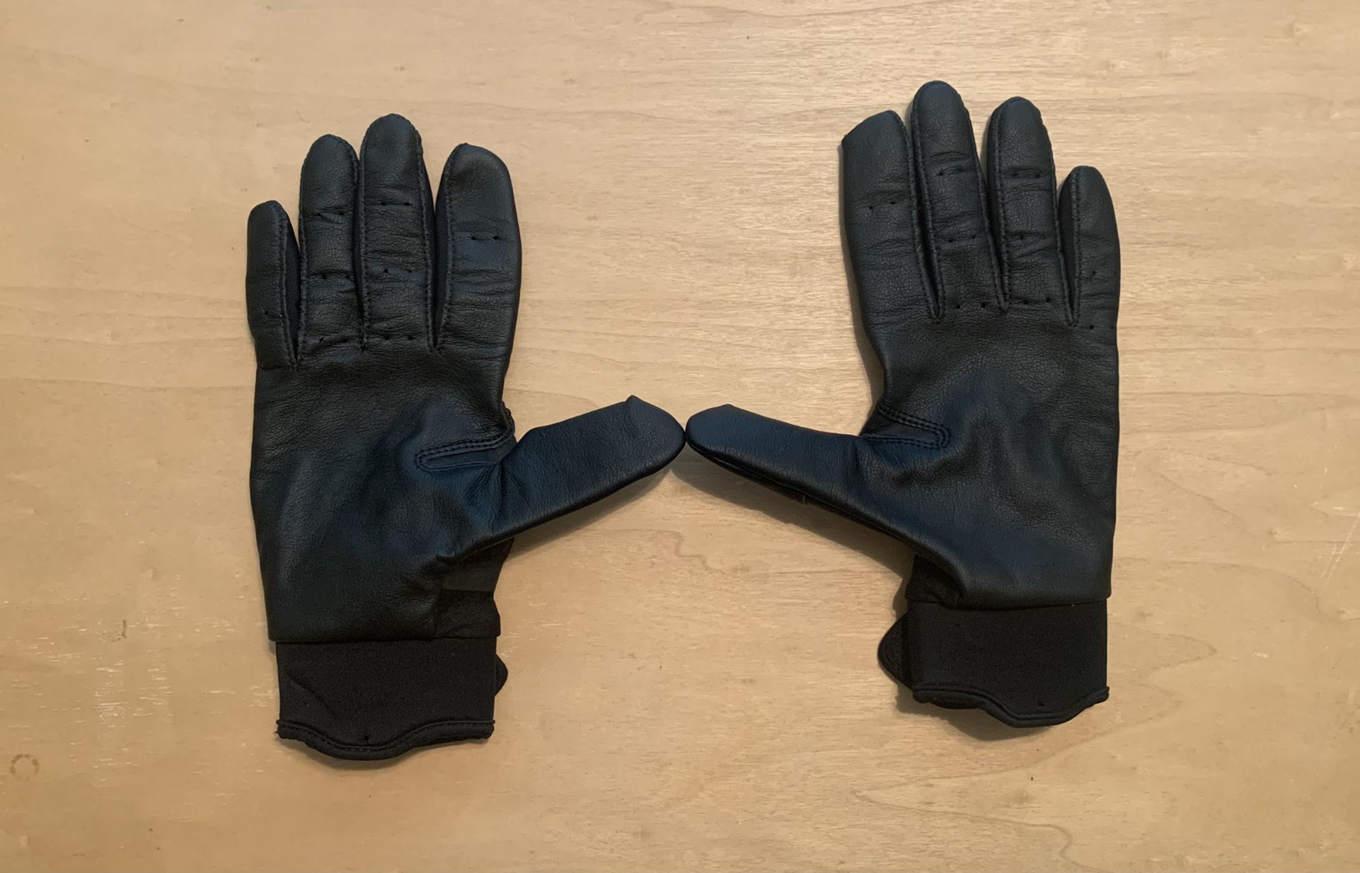 Football Gloves 3 Pairs And 1 Pair Of Baseball Batting Gloves