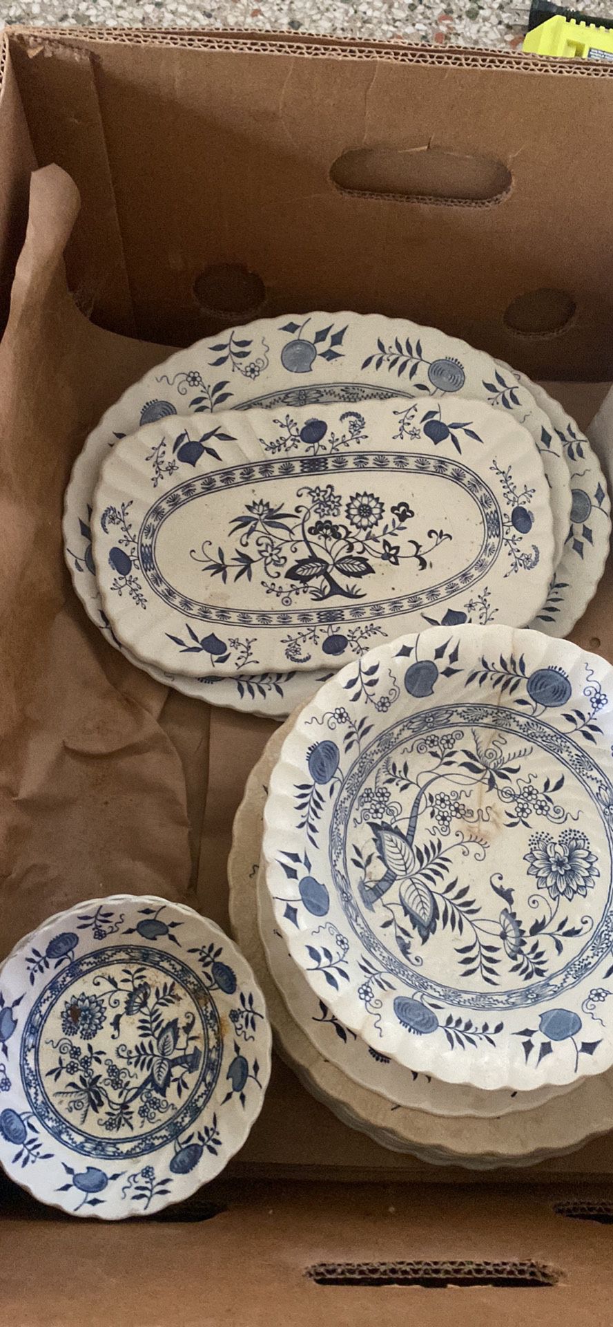 Vintage English Tea Pot / Dishes/ Plates/Bowl 