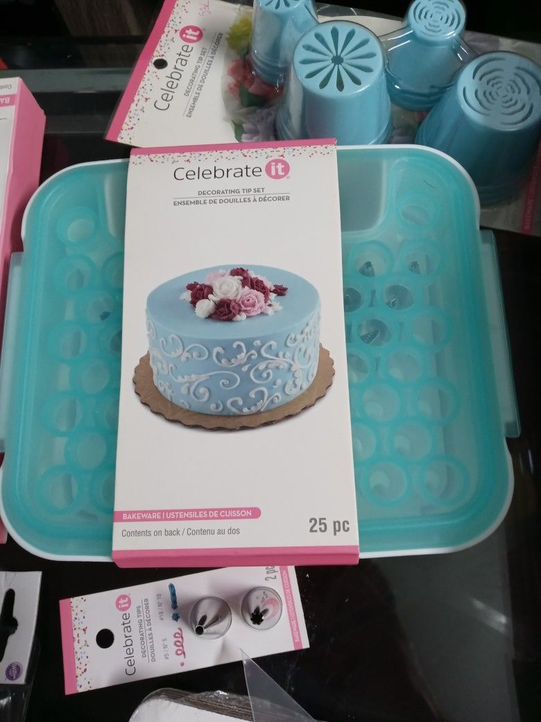 Herramiemta Para Reposteria Moldes De Silicon Para Fondant Duyas Y Muchas Cosas Mas. Los Precio Comienzan Desde $.50 Asta 25 Dlls