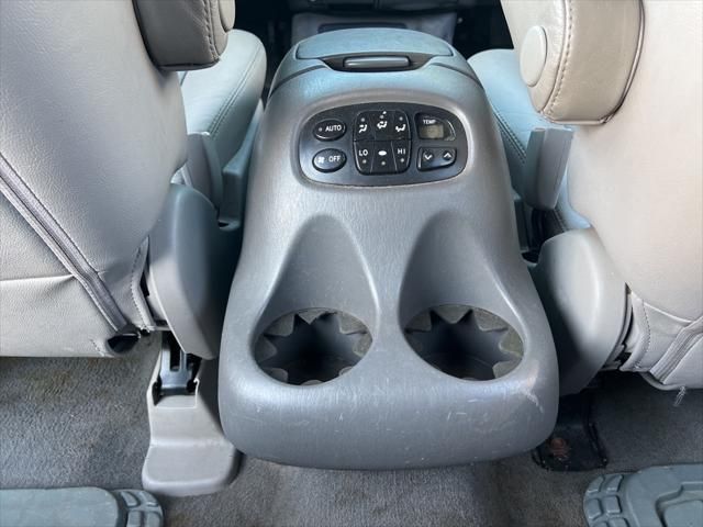 2005 Toyota Sequoia