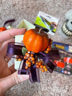 Random Halloween decoration bundle Thumbnail