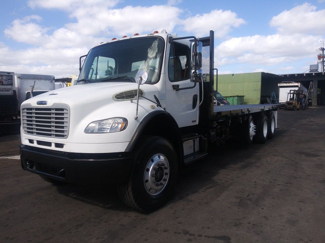 2012 freigliner m2 flatbed Cummins engine ready to work {contact info removed} peres