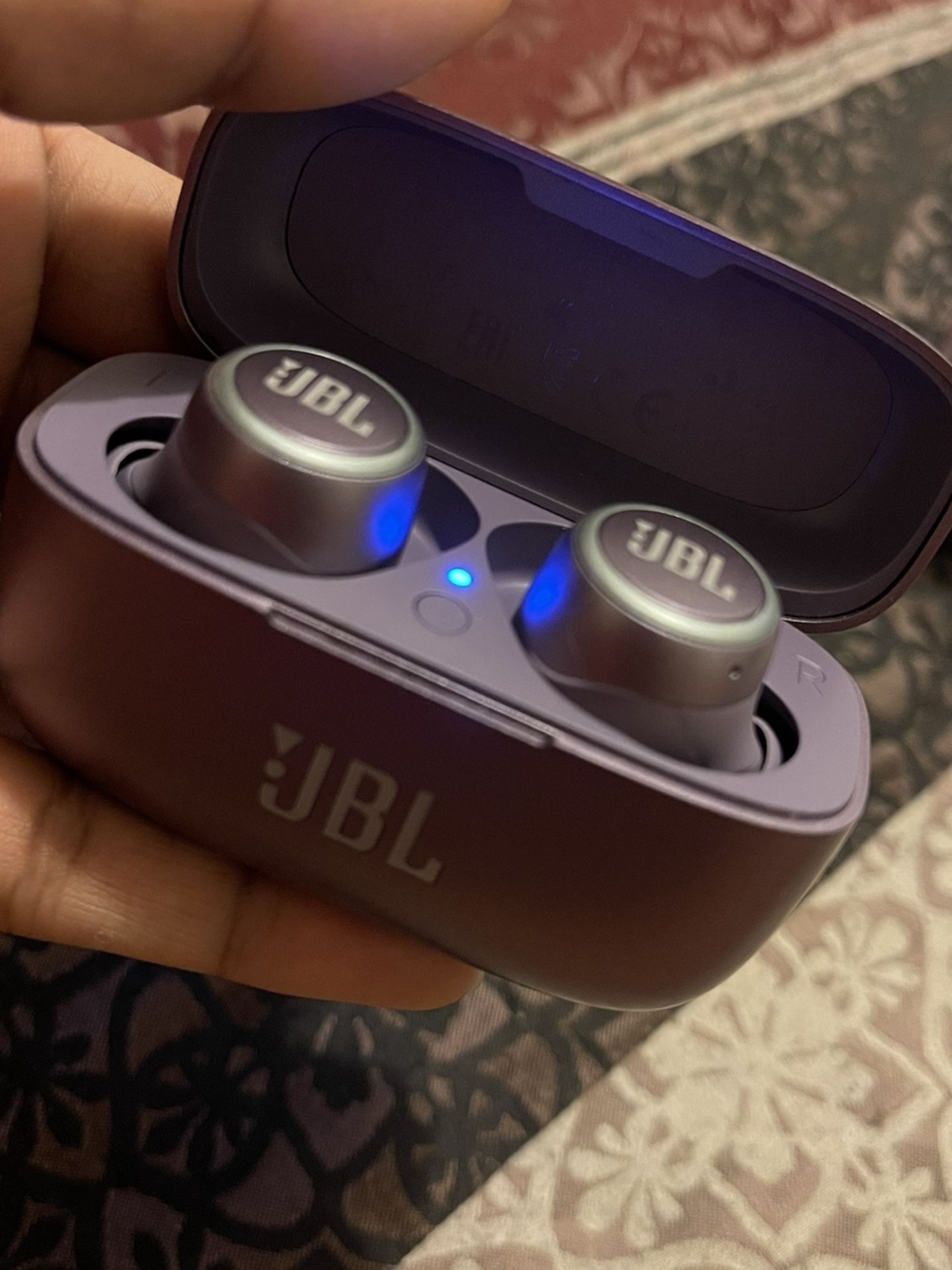 JBL Wireless Earbuds