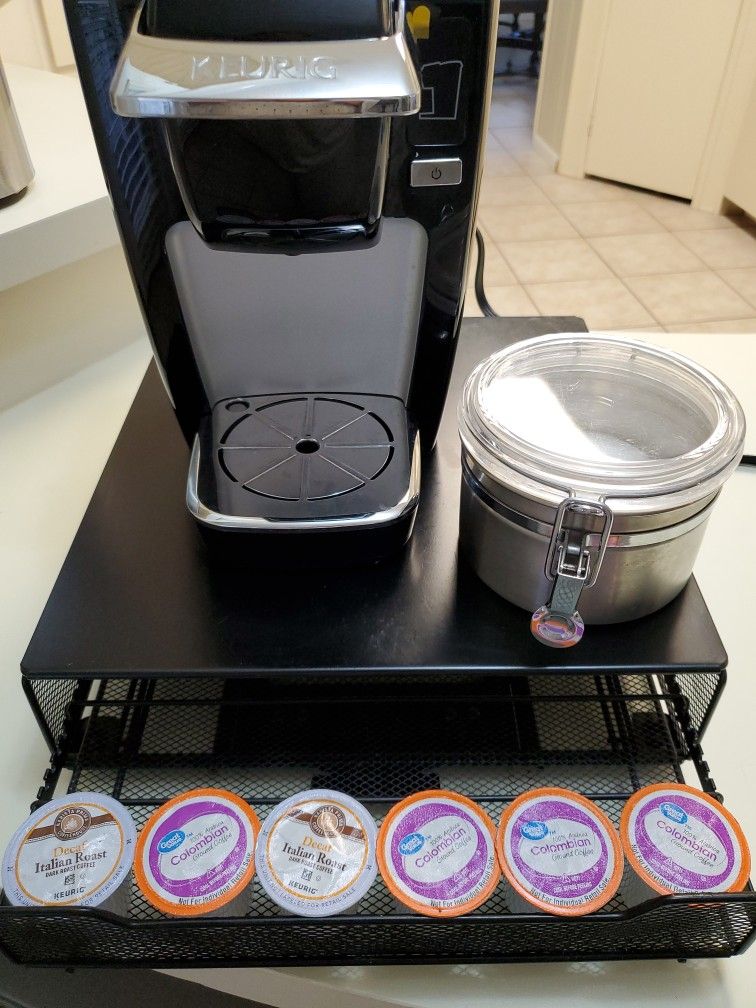 Keurig Single Serve, 6oz. 8oz. Or 10 Oz. Storage And Pods Included