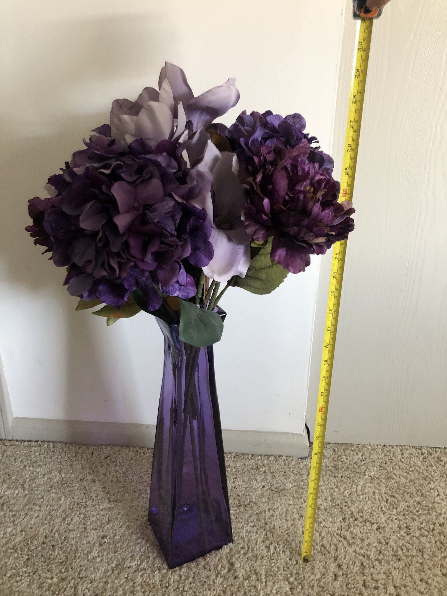 Vase & Flowers