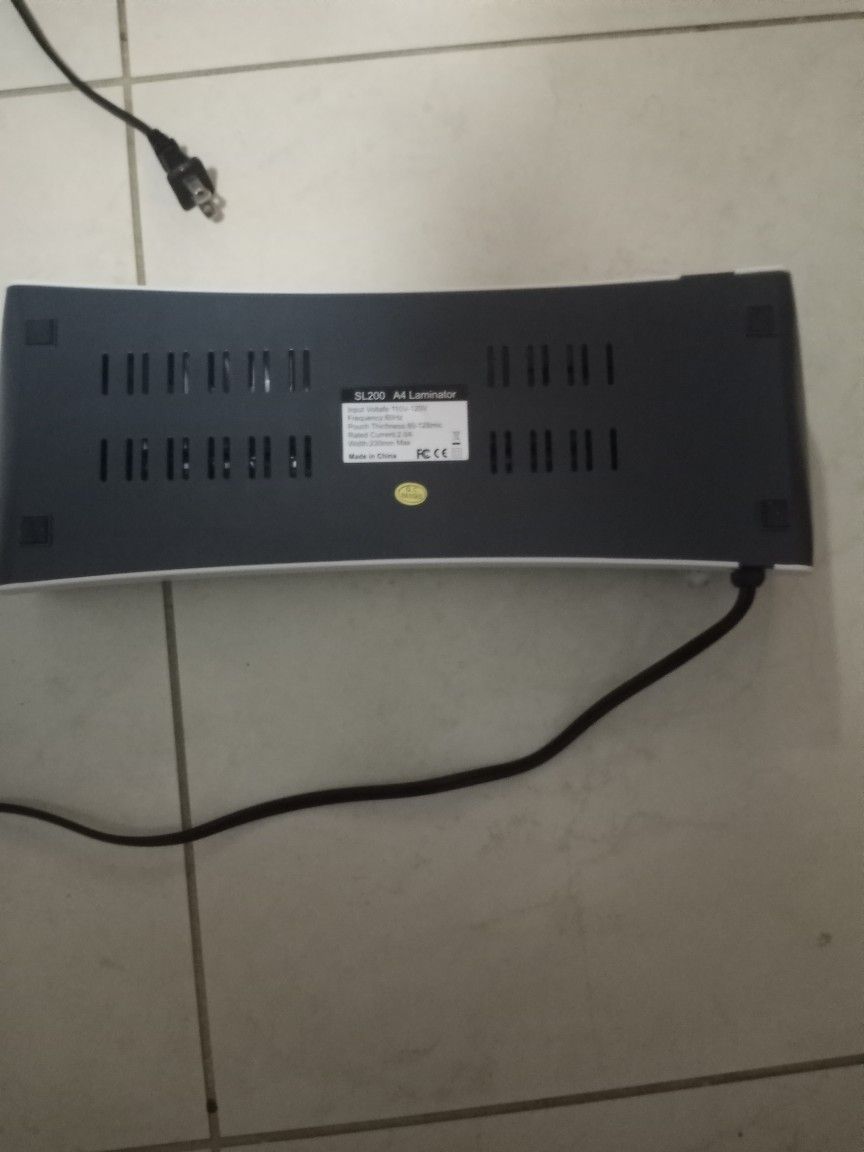 Computer Desktop, W Matching Printer, Scanner, And Laminator