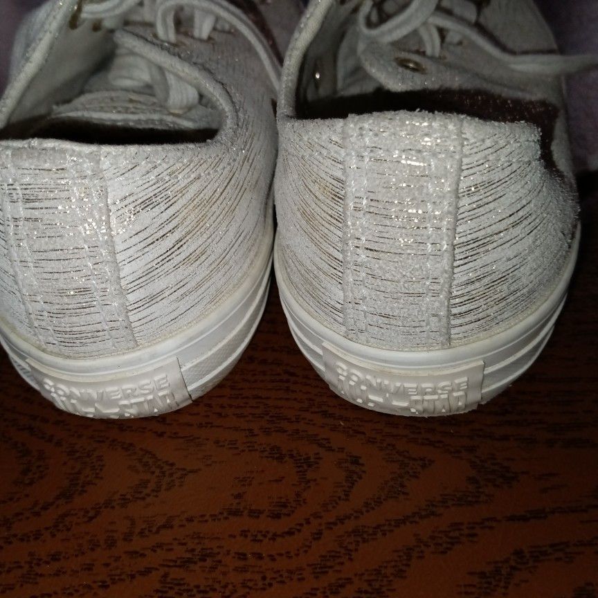 Converse kids Womens CTAS Precious Metal Low Top Shoes Egret Metallic Size 3 $25
