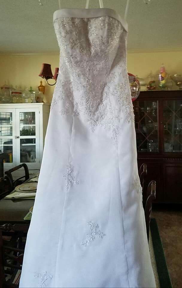 Wedding dress new size 2