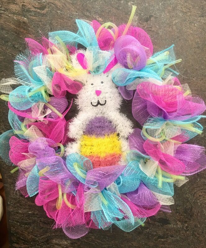Deco mesh Easter bunny wreath - large