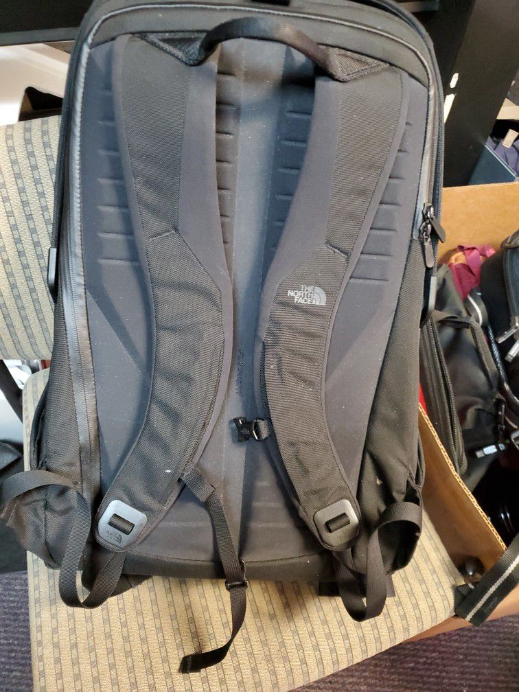 THE NORTH FACE Men's Back Pack