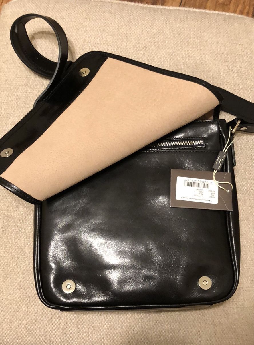 Calfskin Leather Crossbody Messenger Bag, Black