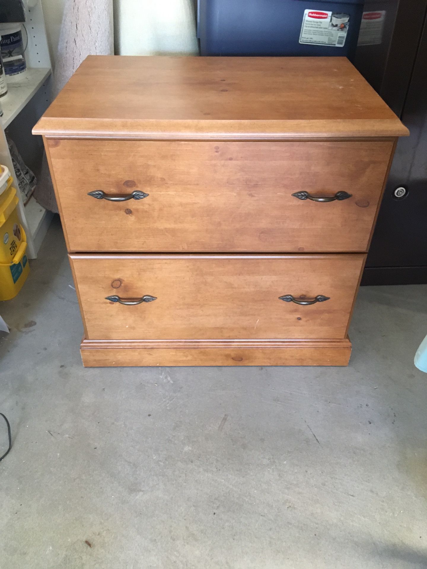 FURNITURE:2 Drawer Filing Cabinet