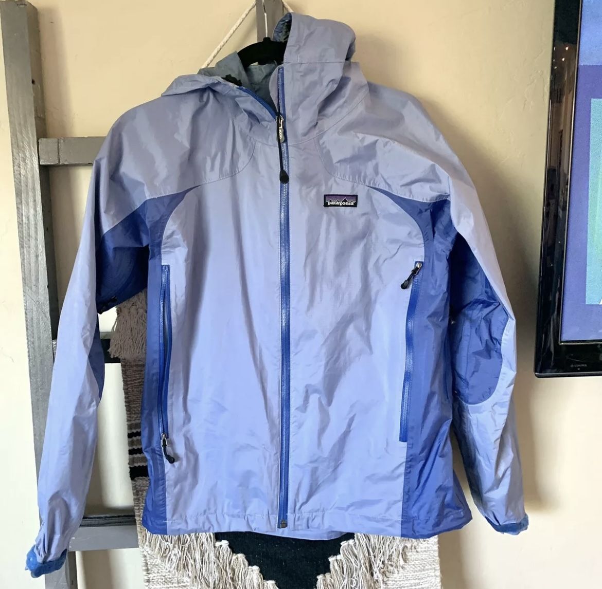 Women’s Patagonia Raincoat Size Small