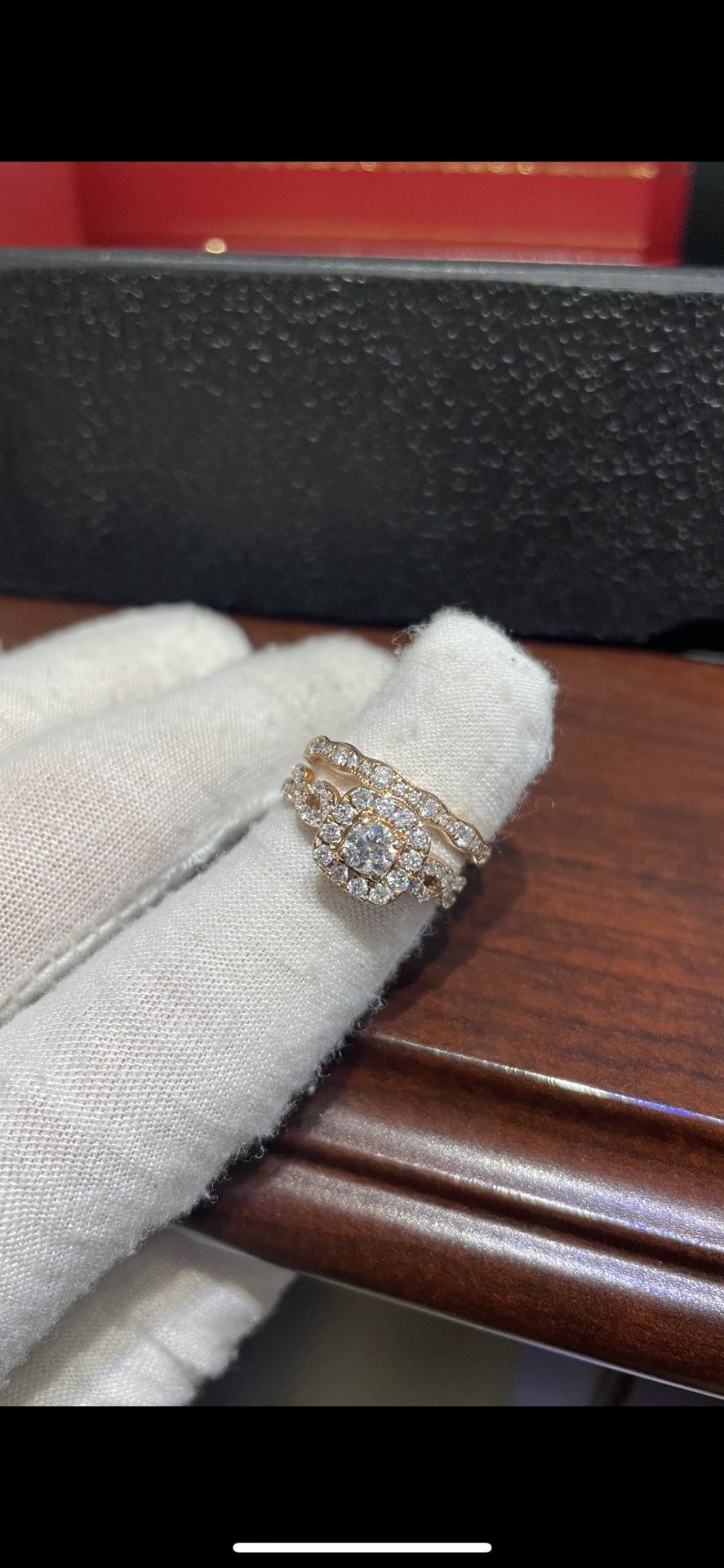 Round Brilliant Cut Diamond Engagement Ring